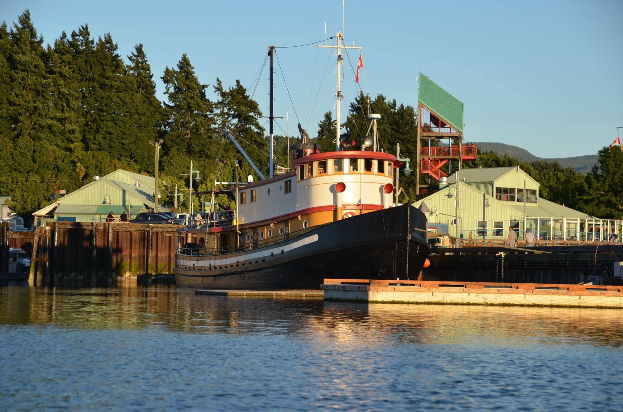 Swept Away Inn Port Alberni Buitenkant foto